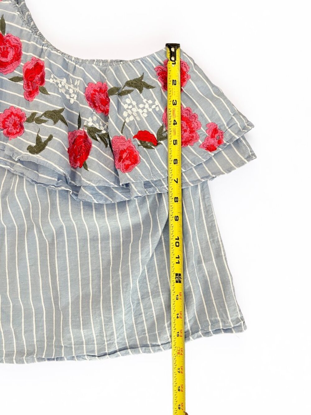 Francesca's Embroidered Floral One shoulder Ruffle Feminine Top XS 100% Cotton - Picture 4 of 8